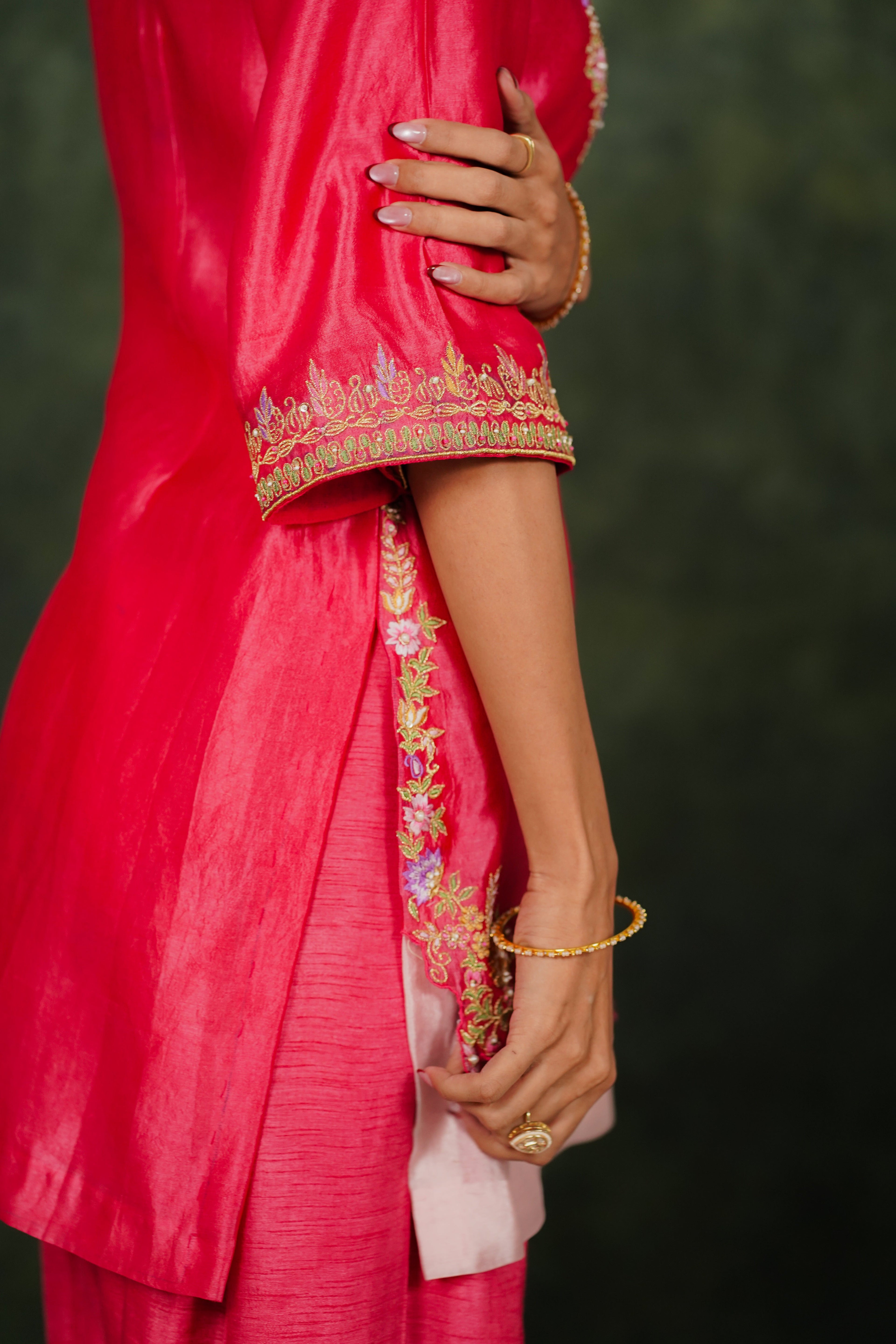 Nukta Winterberry Dupion Silk  Kurta Set With Organza Dupatta